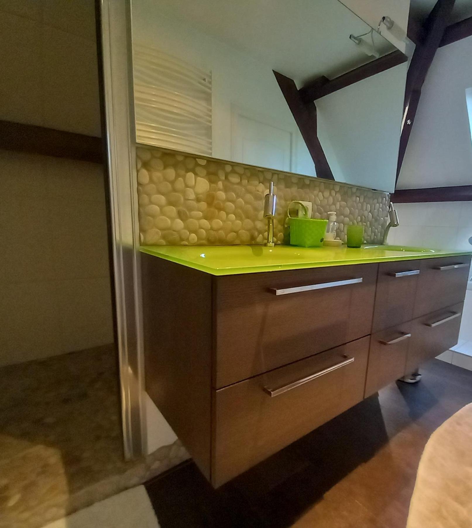 Privee Dans Spacieuse Maison Du Perigord, Avec Piscine